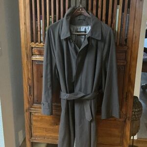 Newport Harbor men’s raincoat size 40-42 from Nordstrom